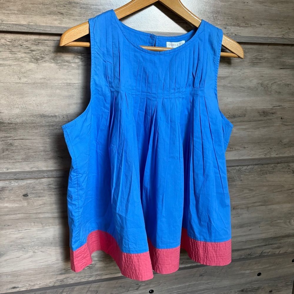 Crown & Ivy M Blue Pink Sleeveless Pleated Blouse NWT Boardwalk Preppy Luxury